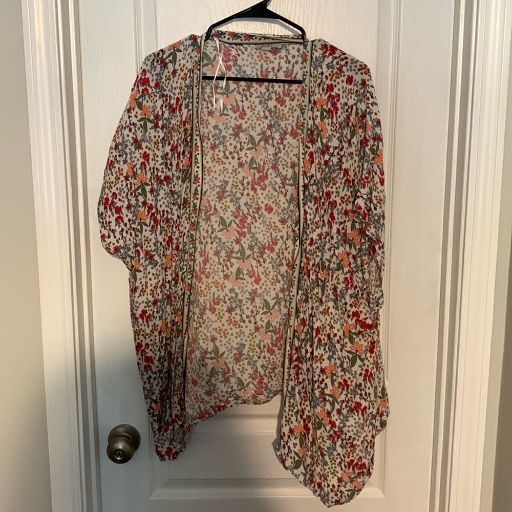 M/L - Floral short-sleeved cardigan from The Loft